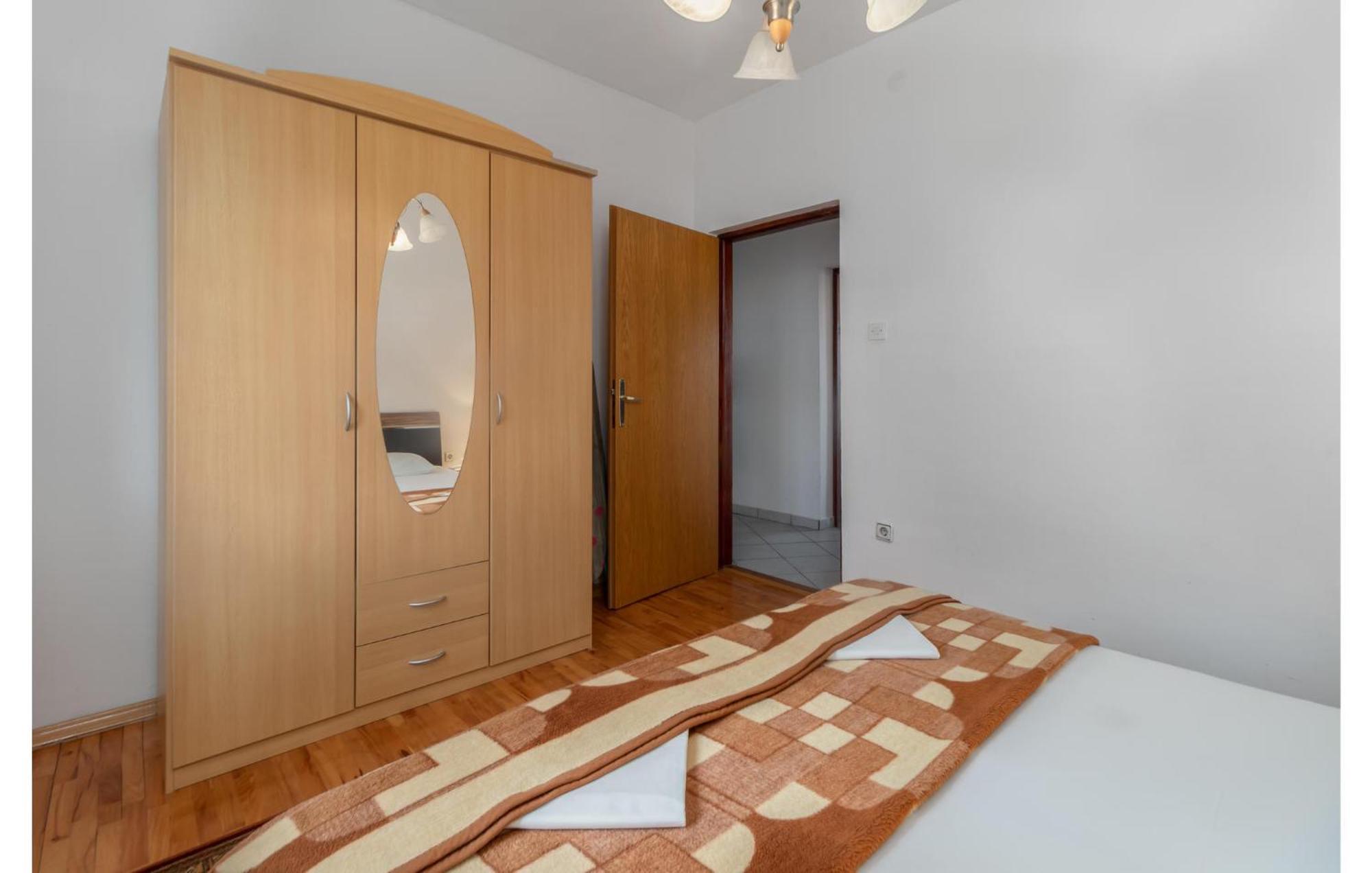3 Bedroom Awesome Apartment In Novi Vinodolski Exterior foto