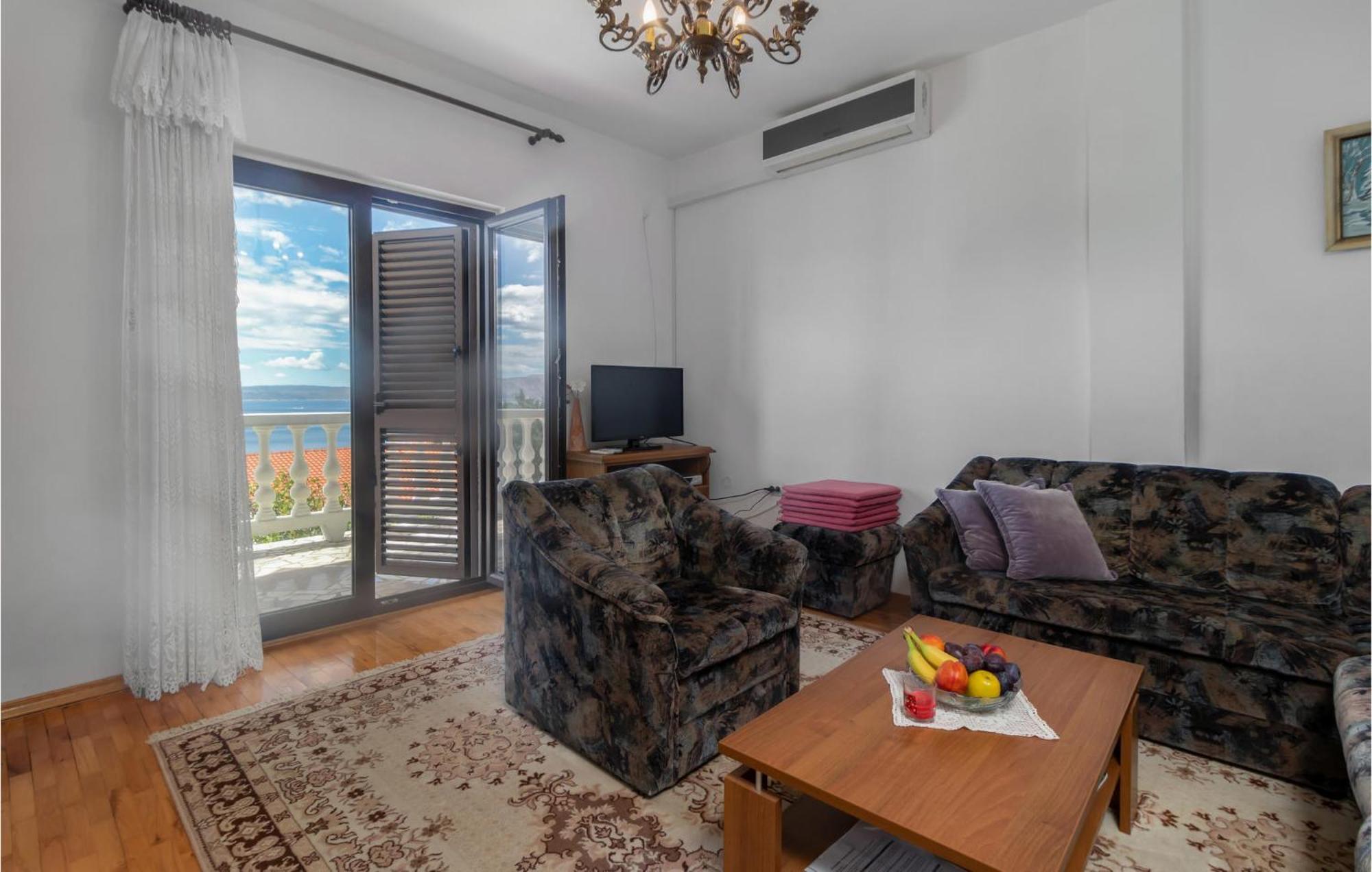 3 Bedroom Awesome Apartment In Novi Vinodolski Exterior foto